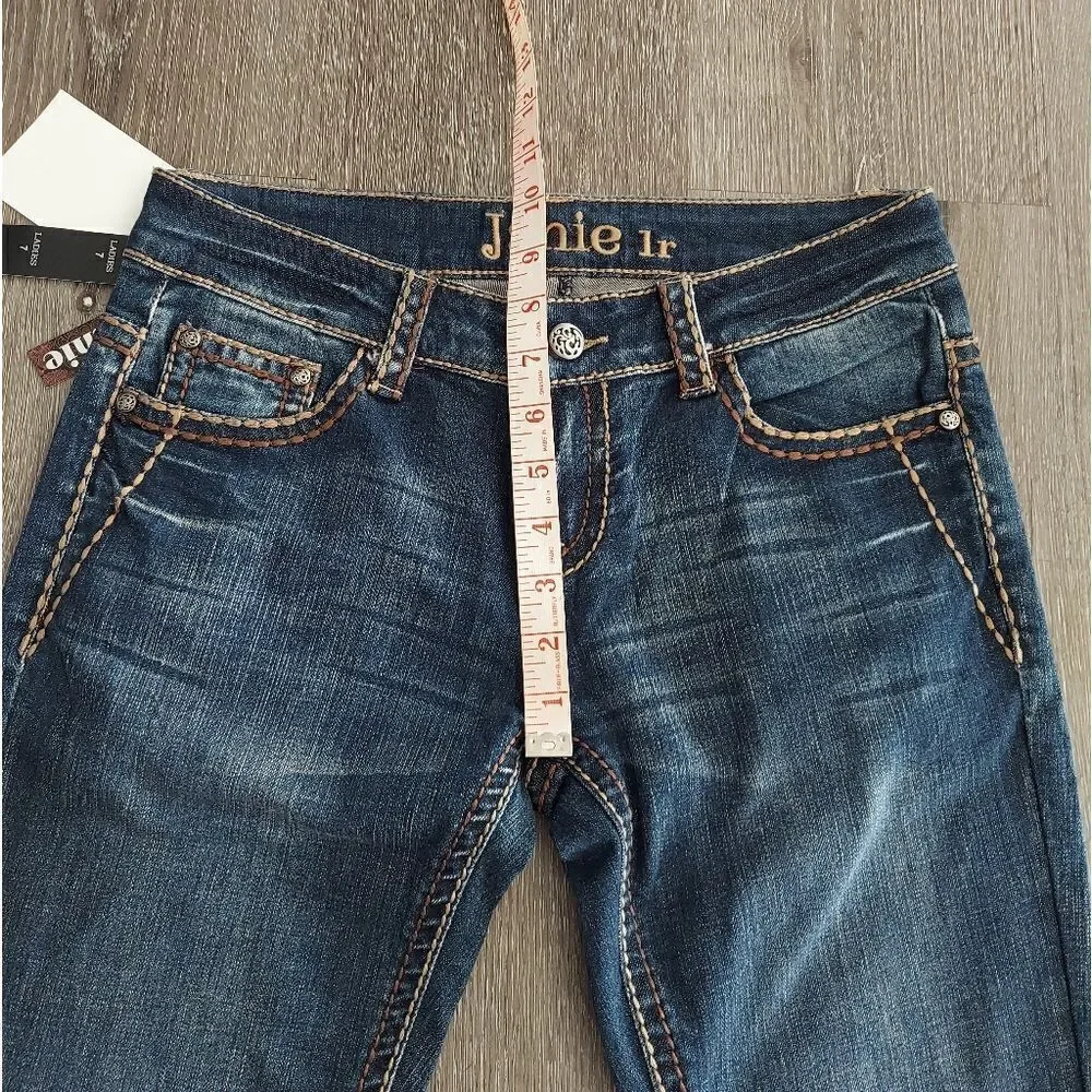 Janie Bootcut Flare Jeans Embellished Back Pockets Size 7 NWT